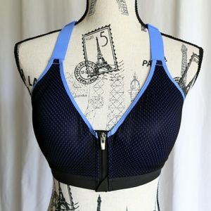 New VS sports bra